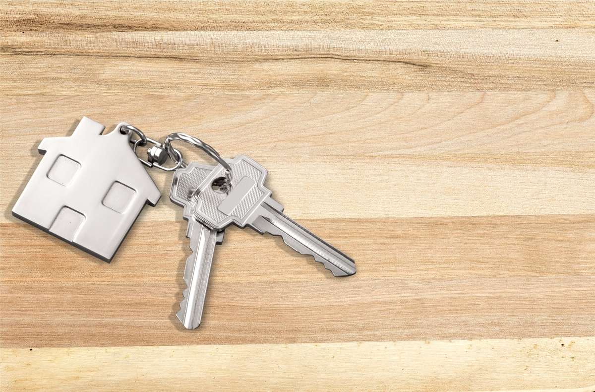 House keys with house figure (R) (S)